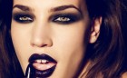 Beauty tutorial: Kako da našminkate savršeno tamne usne ( Video)