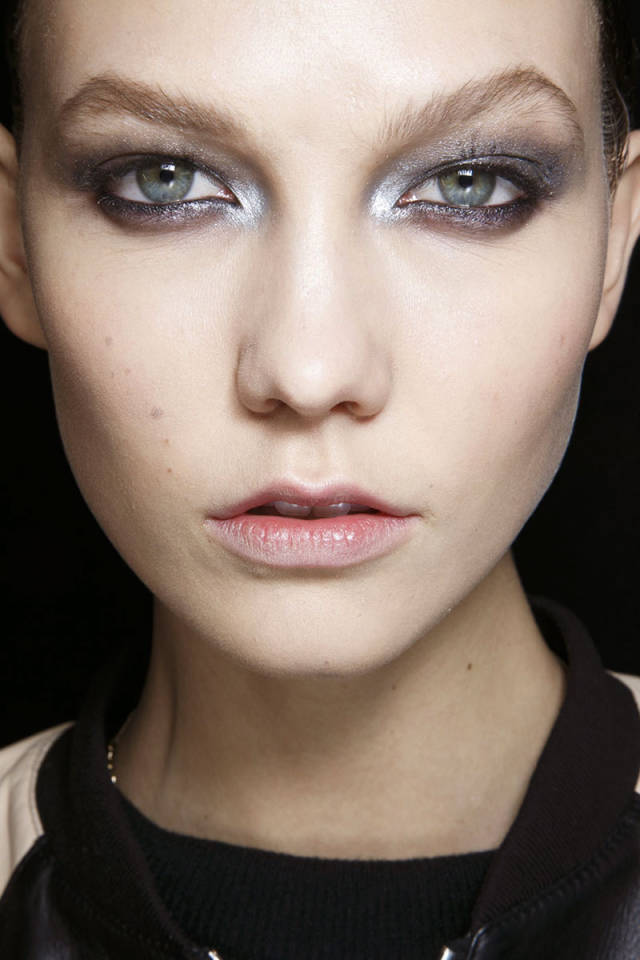 hbz-makeup-trends-fw2014-metallic-touches-02-Donna-Karan-bks-A-RF14-2521-sm